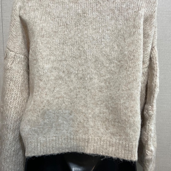 DRA Los Angeles Sweater XA Beige Oversized Soft Knit Floral Embroidery Casual - Picture 6 of 11